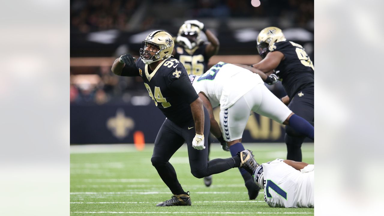 New Orleans Saints linebacker Demario Davis (56) in action during an NFL  football game against the Seattle Seahawks, Sunday, Oct. 9, 2022, in New  Orleans. (AP Photo/Tyler Kaufman Stock Photo - Alamy