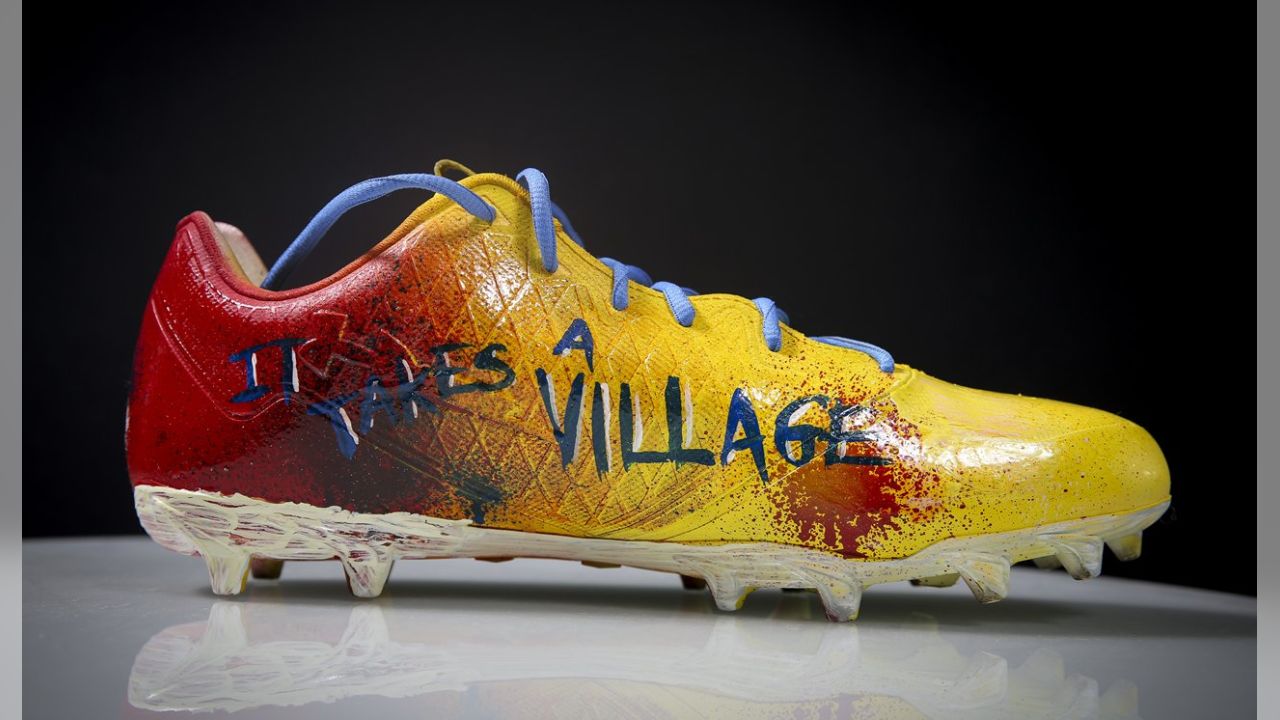 Drew Brees Pays Homage to Baseball Legends with Custom Cleats on Game Day