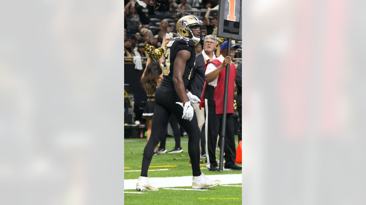 FOX Sports reporter Erin Andrews interviews Tampa Bay Buccaneers linebacker  Devin White (45) after an NFL