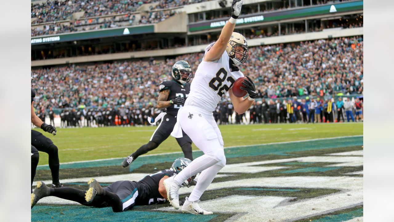 November 21, 2021: Philadelphia Eagles wide receiver DeVonta Smith (6)  leaves the field following the NFL game between the New Orleans Saints and  the Philadelphia Eagles at Lincoln Financial Field in Philadelphia