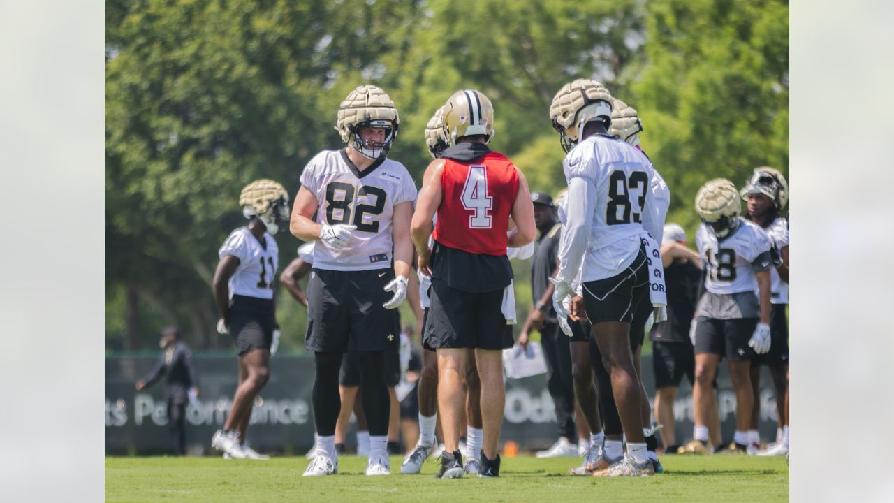 LOOK: Foster Moreau logged first practice with Saints since cancer  diagnosis this week