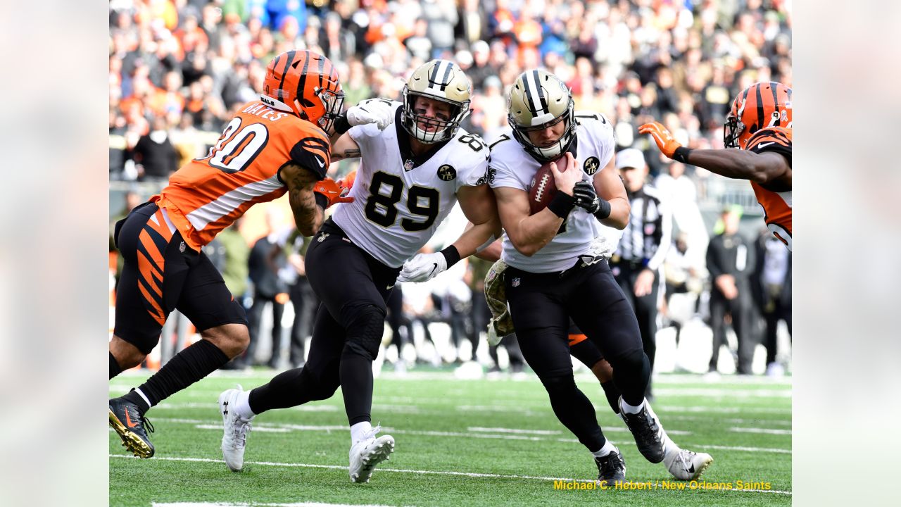 CINCINNATI, OH - DECEMBER 12: Cincinnati Bengals defensive end B.J. Hill  (92) before the game against the San Francisco 49ers and the Cincinnati  Bengals on December 12, 2021, at Paul Brown Stadium