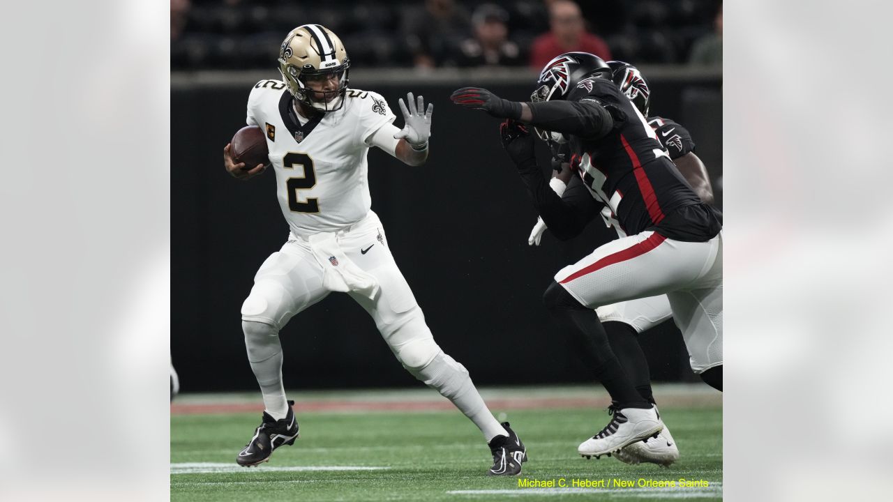 Saints' sloppiness costly in narrow loss to Falcons