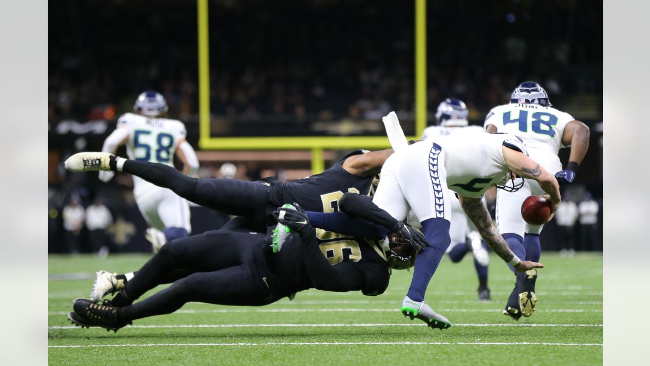 New Orleans Saints linebacker Demario Davis (56) in action during an NFL  football game against the Seattle Seahawks, Sunday, Oct. 9, 2022, in New  Orleans. (AP Photo/Tyler Kaufman Stock Photo - Alamy