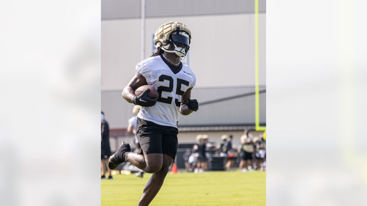 NFL retreats over New Orleans Saints trademark claim, US news