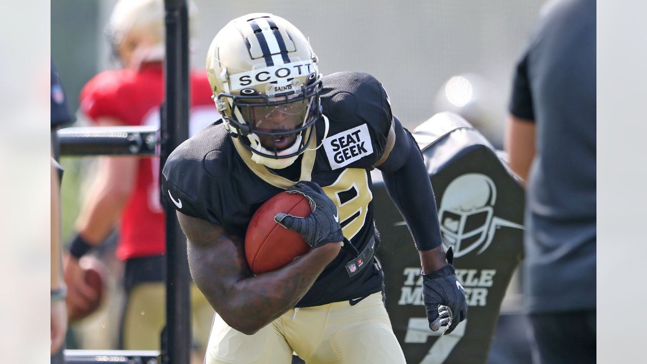 New Orleans Saints linebacker Chase Hansen (40) carries the ball