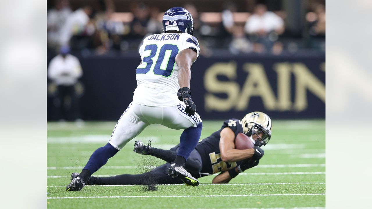 New Orleans Saints linebacker Demario Davis (56) in action during an NFL  football game against the Seattle Seahawks, Sunday, Oct. 9, 2022, in New  Orleans. (AP Photo/Tyler Kaufman Stock Photo - Alamy