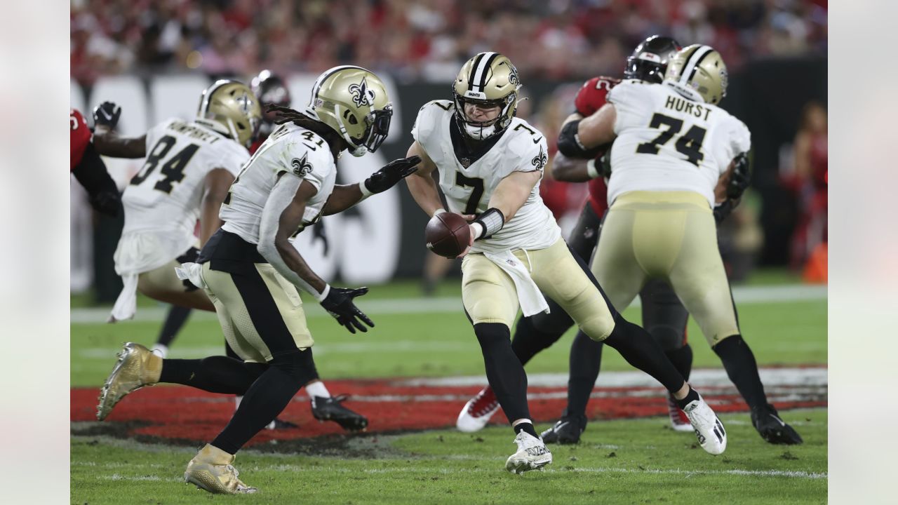 TAMPA, FL - DECEMBER 05: 2022 American League MVP Aaron Judge talks with  friends before the regular season game between the New Orleans Saints and  the Tampa Bay Buccaneers on December 05