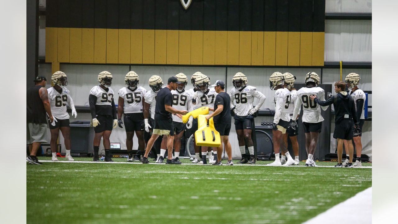 Bucs-Titans practice gets chippy, including dust-up with a Tampa Bay staff  member