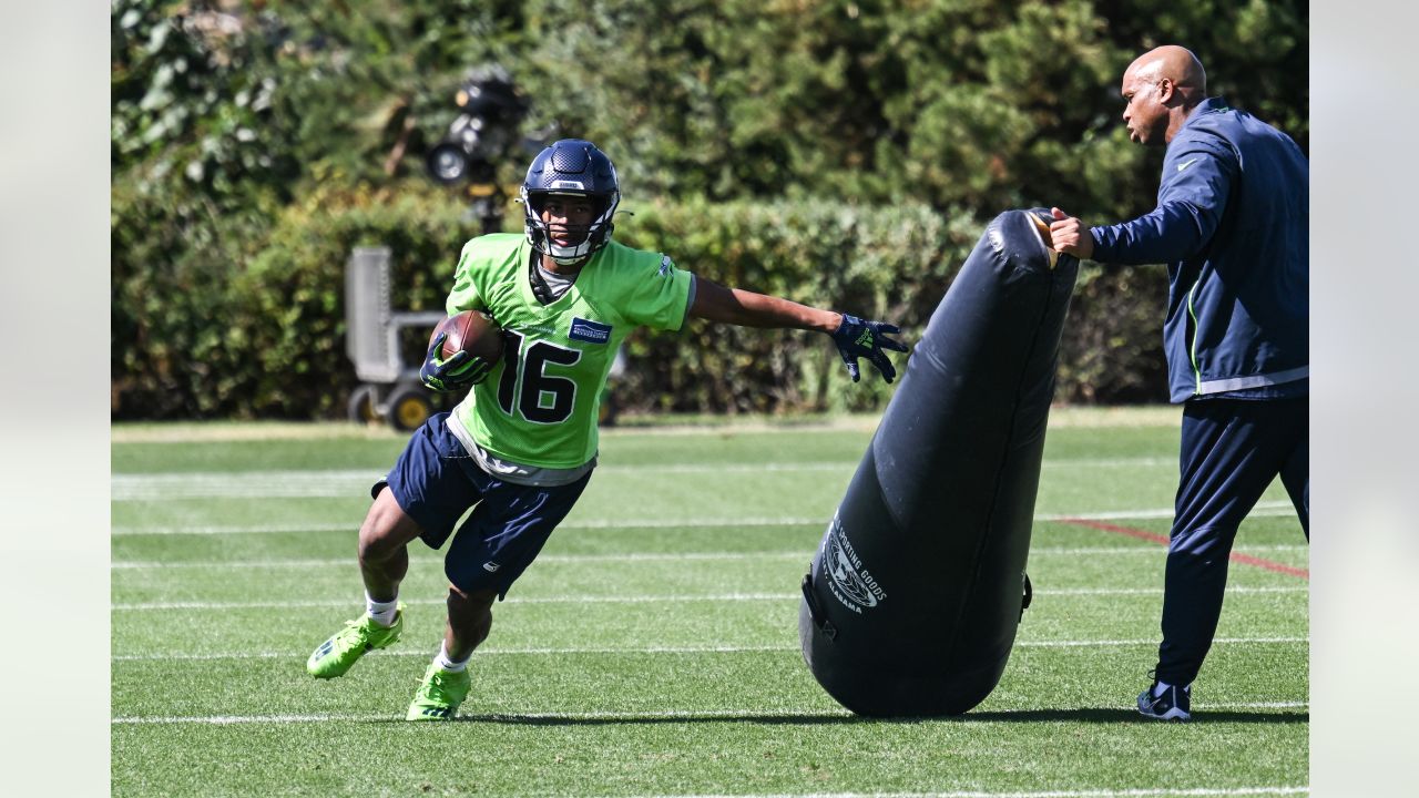 Seahawks OTAs 2023: Watch rookie Jaxon Smith-Njigba catch some touchdowns -  Field Gulls