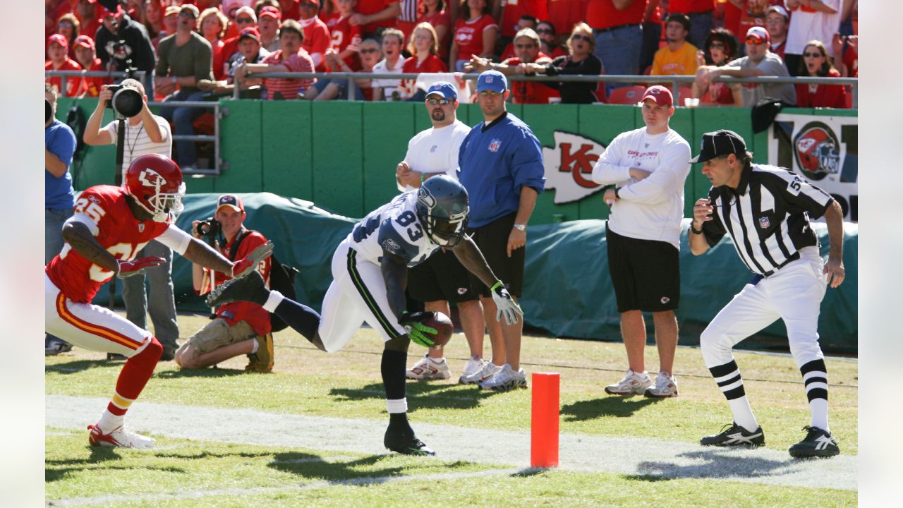 The inside story behind rising Seahawks rookie Poona Ford's celebratory  belly rub