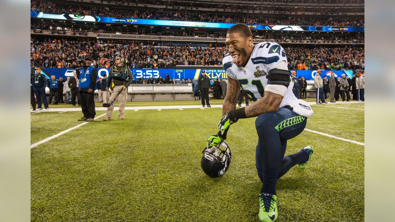 Seahawks] Breaking tradition with uni's. Wearing white jersey / navy pants  at home to honor SB 48 championship. : r/Seahawks