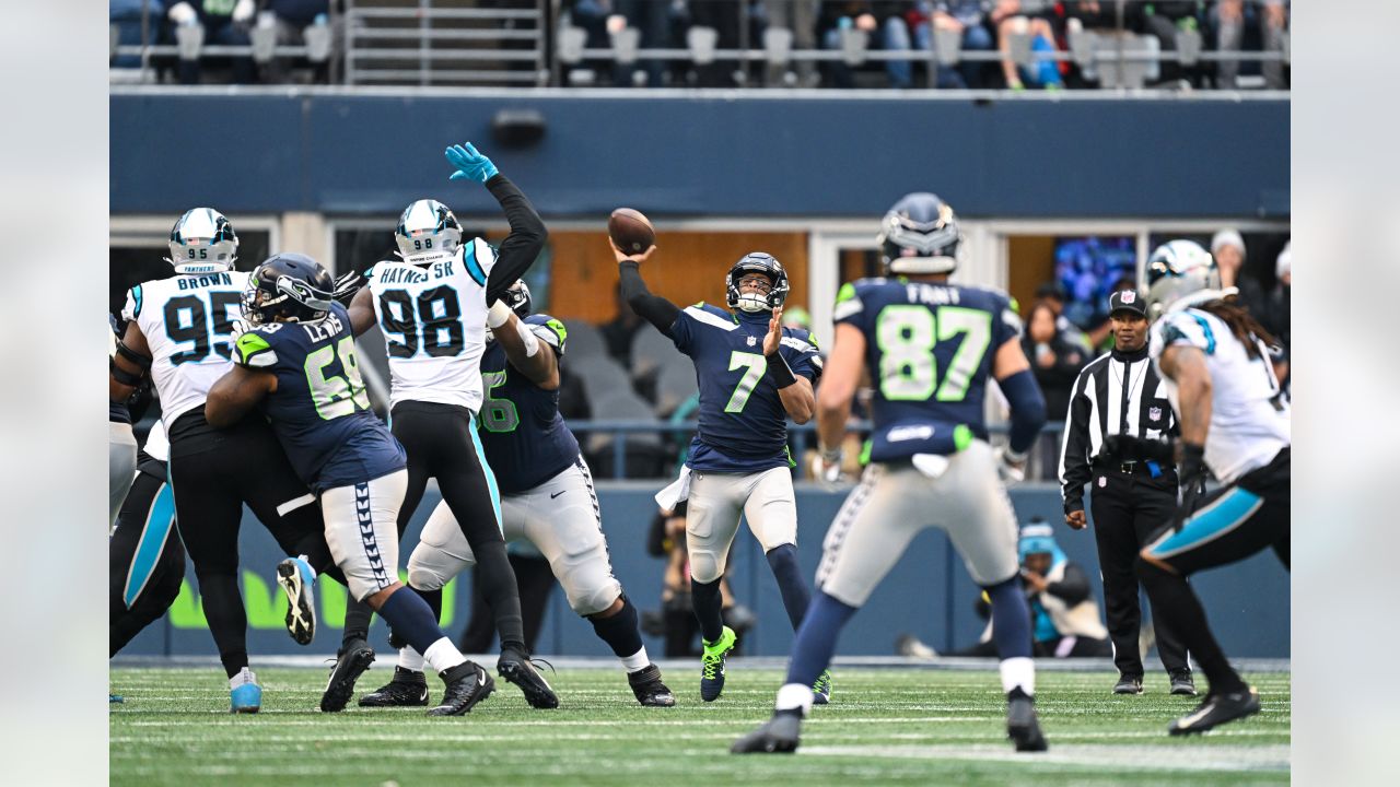 Geno Smith's 2nd TD pass to Tyler Lockett lifts the Seahawks to a 37-31 OT  win over the Lions - ABC News