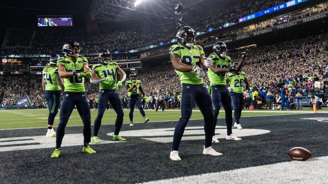 Seattle Seahawks to honor WWII Chinese American veterans at December 2 game  - International Examiner