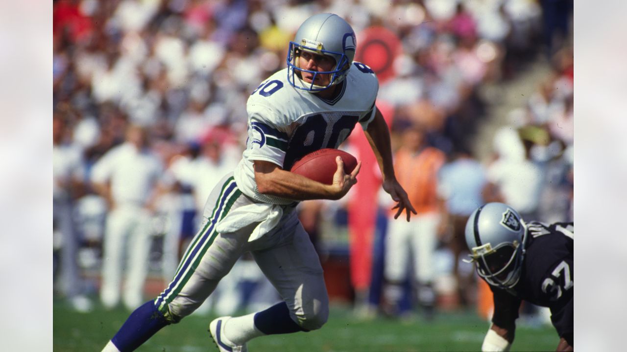 NFL Legacy on X: Just 60 seconds of jaw-dropping Steve Largent catches  