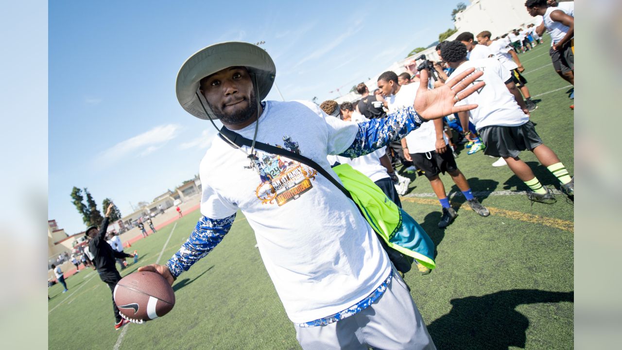 OAKLAND, Calif. — Marshawn Lynch's Oakland homecoming turned into a dance  party