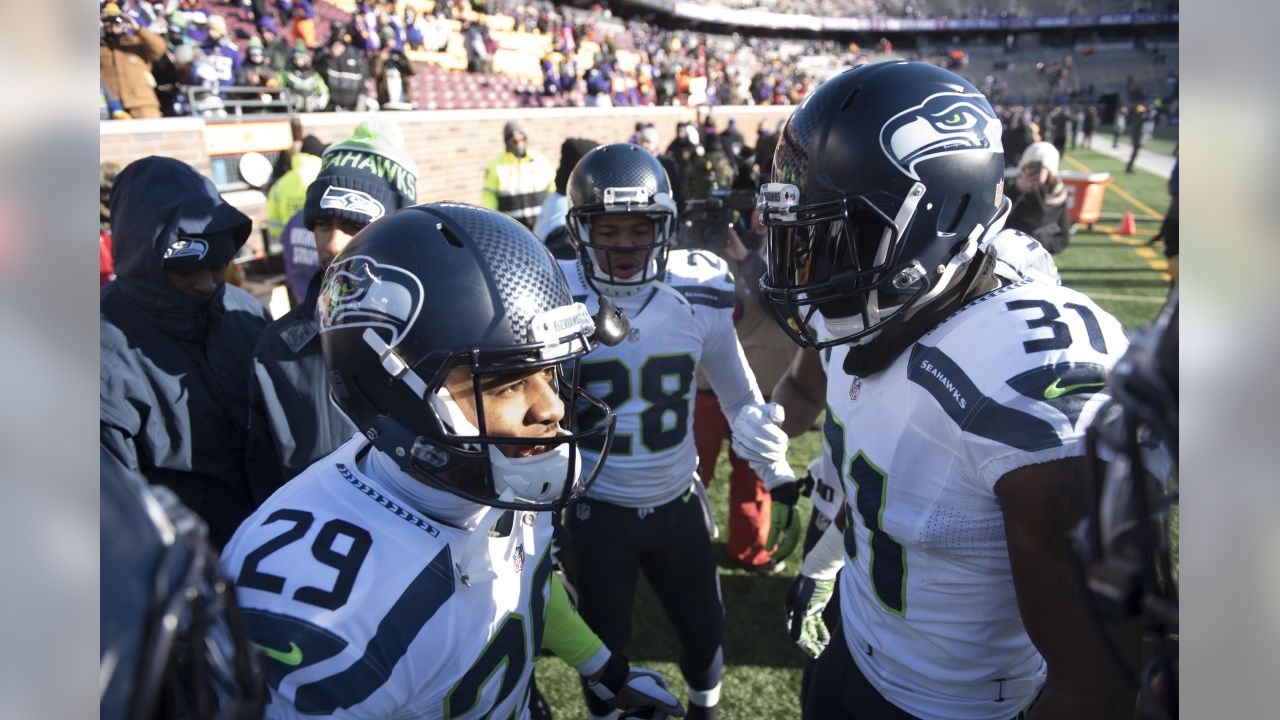 Vikings, Seahawks Battle Through 3rd-Coldest Game in NFL History