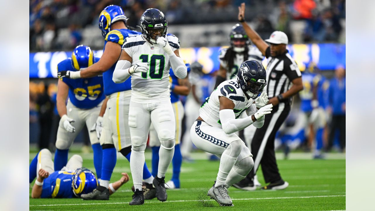 Big Games By Tyler Lockett & DK Metcalf Help Seahawks To 40-34 Win