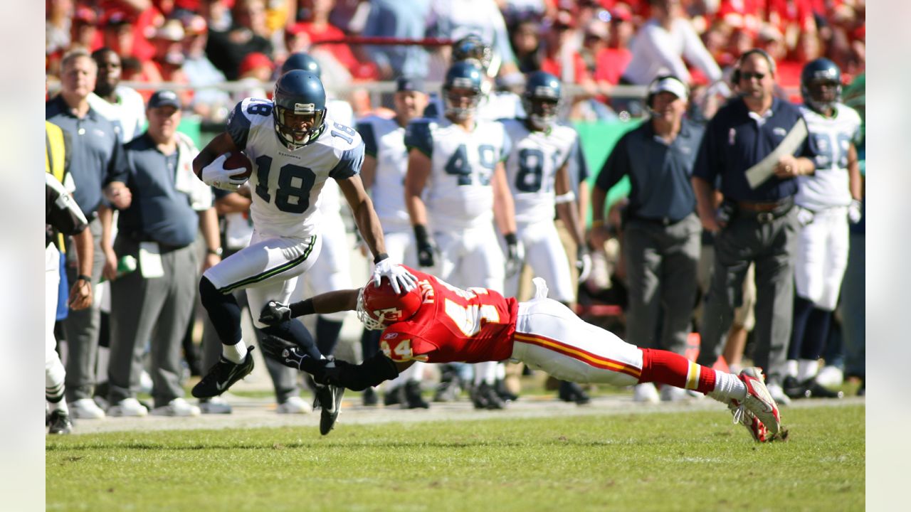 Seattle Seahawks linebacker Nick Bellore (44) is seen during a preseason  NFL football game against the Dallas Cowboys, Friday, Aug. 26, 2022, in  Arlington, Texas. Dallas won 27-26. (AP Photo/Brandon Wade Stock Photo -  Alamy