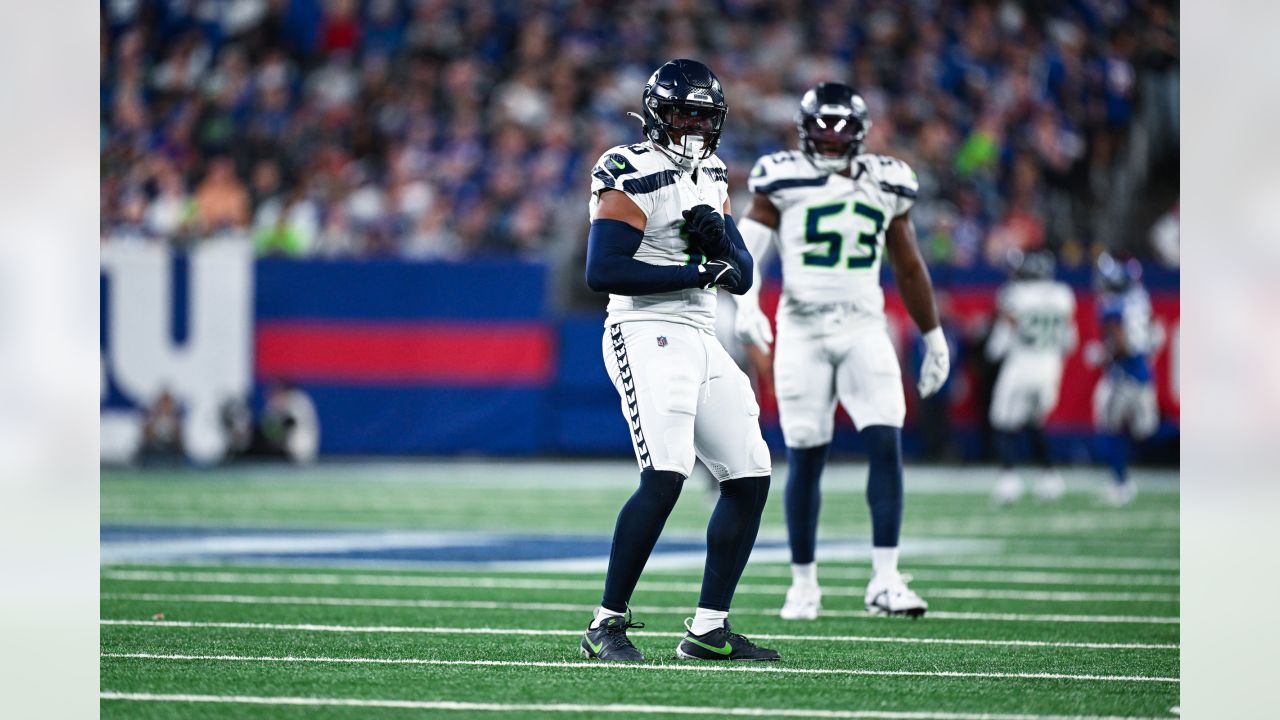 Seahawks Defense Sparkles On The Monday Night Stage