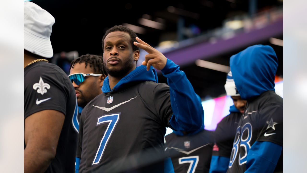 NFC quarterback Geno Smith (7) of the Seattle Seahawks runs with the ball  during the flag football event at the Pro Bowl Games, Sunday, Feb. 5, 2023,  in Las Vegas. (Doug Benc/AP