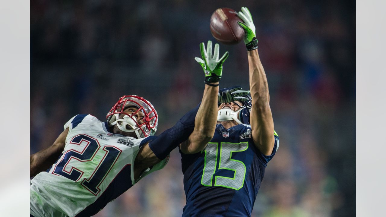 Patriots vs. Seahawks, SNF Week 2, You know we're in for a treat when  these two teams face off. Patriots vs. Seahawks TOMORROW on SNF.