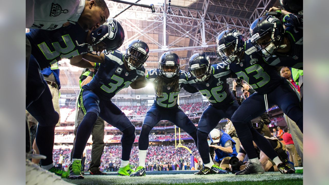 Richard Sherman danced with cheerleaders after interception