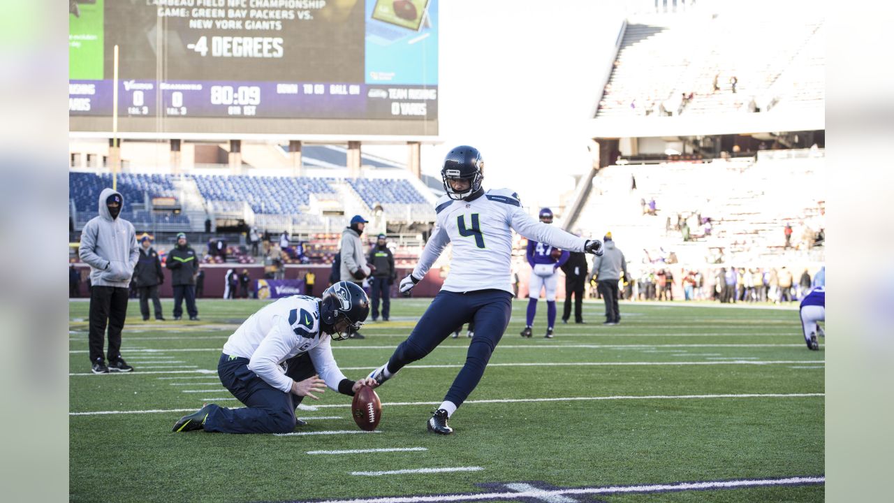 Seattle Seahawks offensive tackle Stone Forsythe (78) gets set during an NFL  pre-season football game against the Minnesota Vikings, Thursday, Aug. 10,  2023 in Seattle. (AP Photo/Ben VanHouten Stock Photo - Alamy