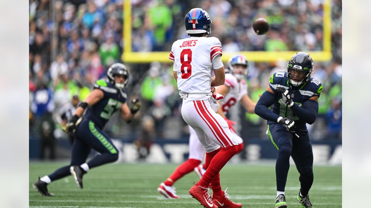 Tyler Lockett goes from goat to hero vs. Giants, and Seahawks just keep  winning