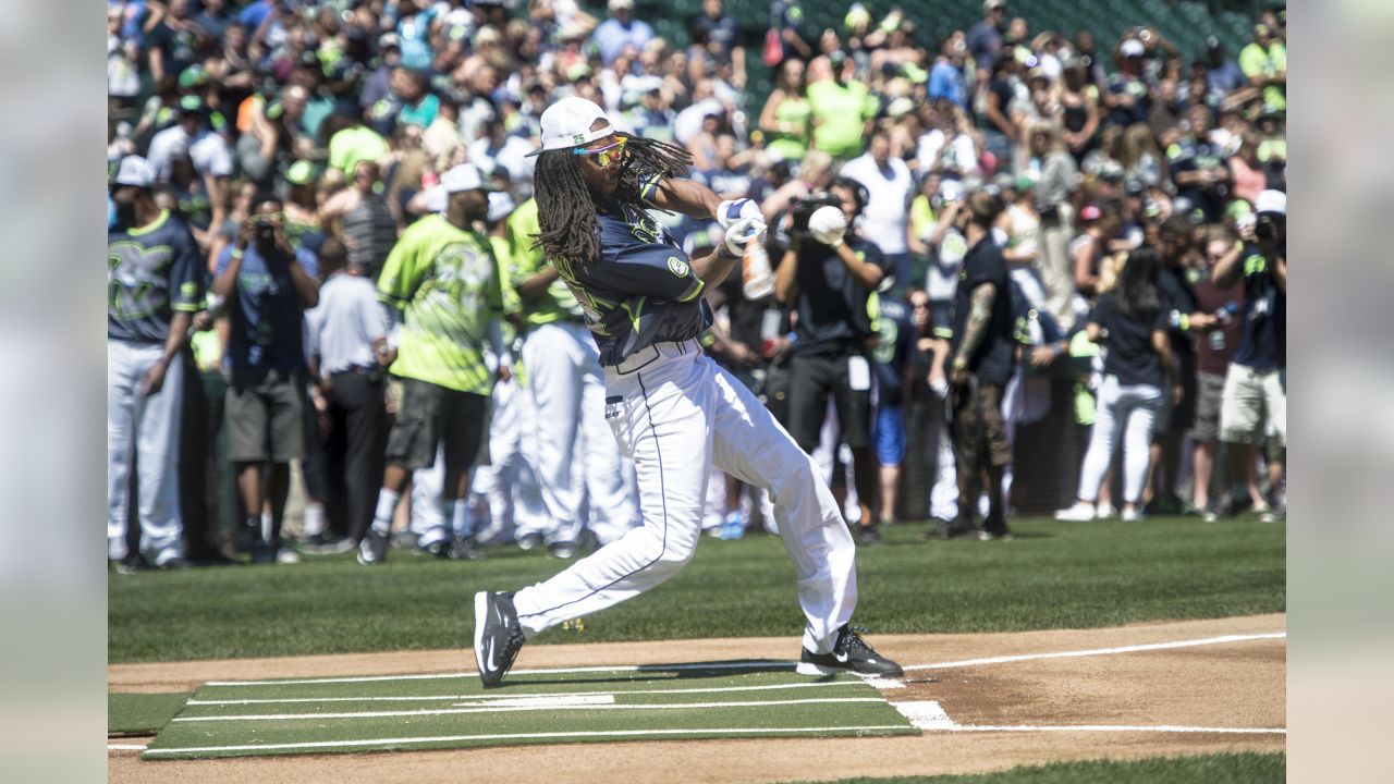 Seahawks players, Seattle sports stars highlight celebrity softball game -  Field Gulls