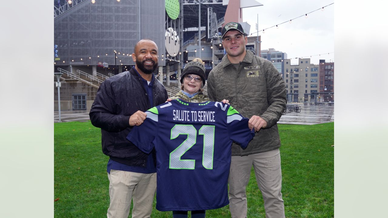 Nino Gray Named Seahawks Salute To Service Nominee