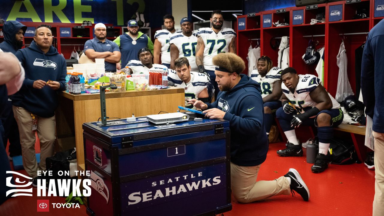 Seattle Seahawks guard Damien Lewis (68) in action during an NFL football  game against the New Orleans Saints, Sunday, Oct. 9, 2022, in New Orleans.  (AP Photo/Tyler Kaufman Stock Photo - Alamy