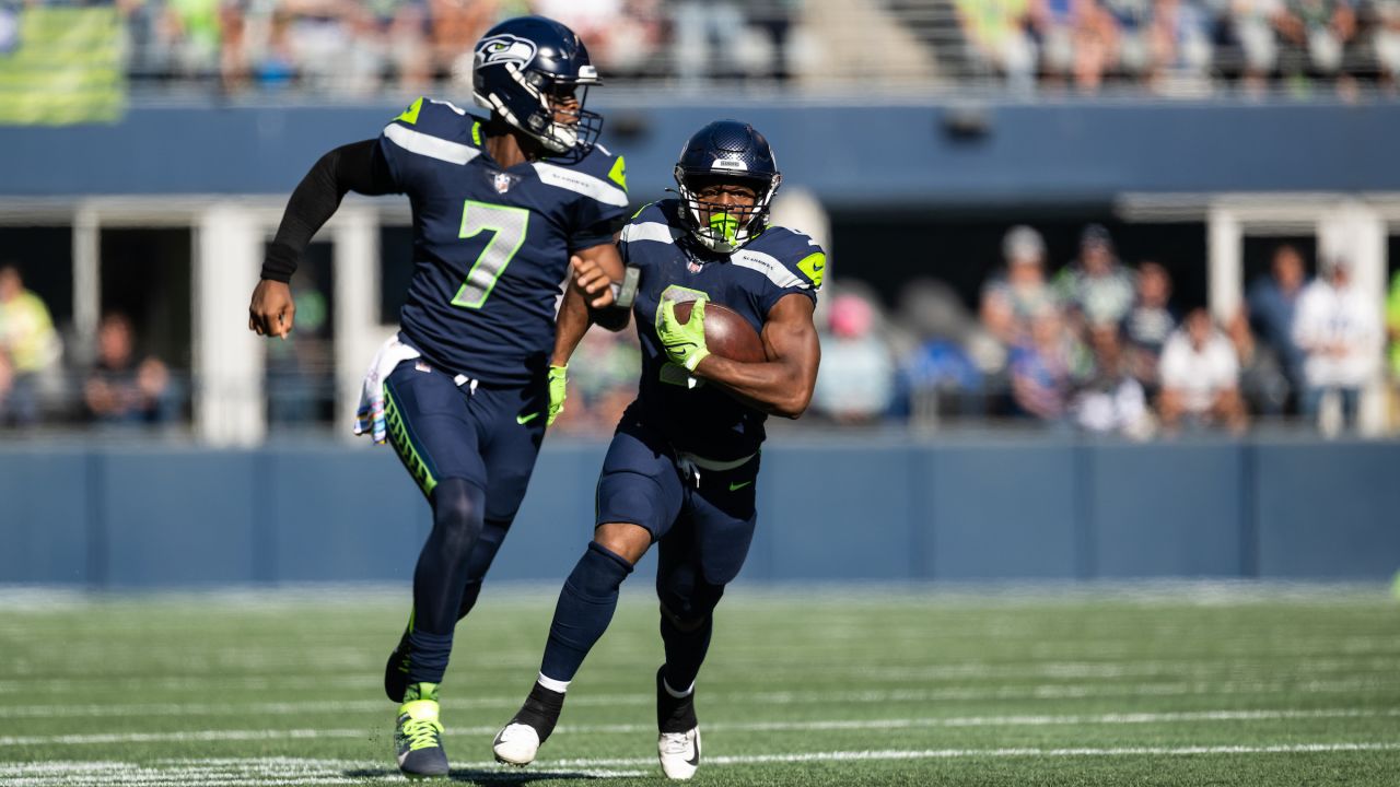 Your 2022 Comeback Player of the Year is @seahawks QB Geno Smith, as voted  on by the NFL on FOX fans! (Sponsored by @verizon)