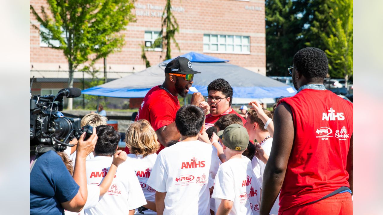 Monday Round-Up: Seahawks Bobby Wagner Creates Phenia Mae Fund In  Partnership With Virginia Mason Franciscan Health