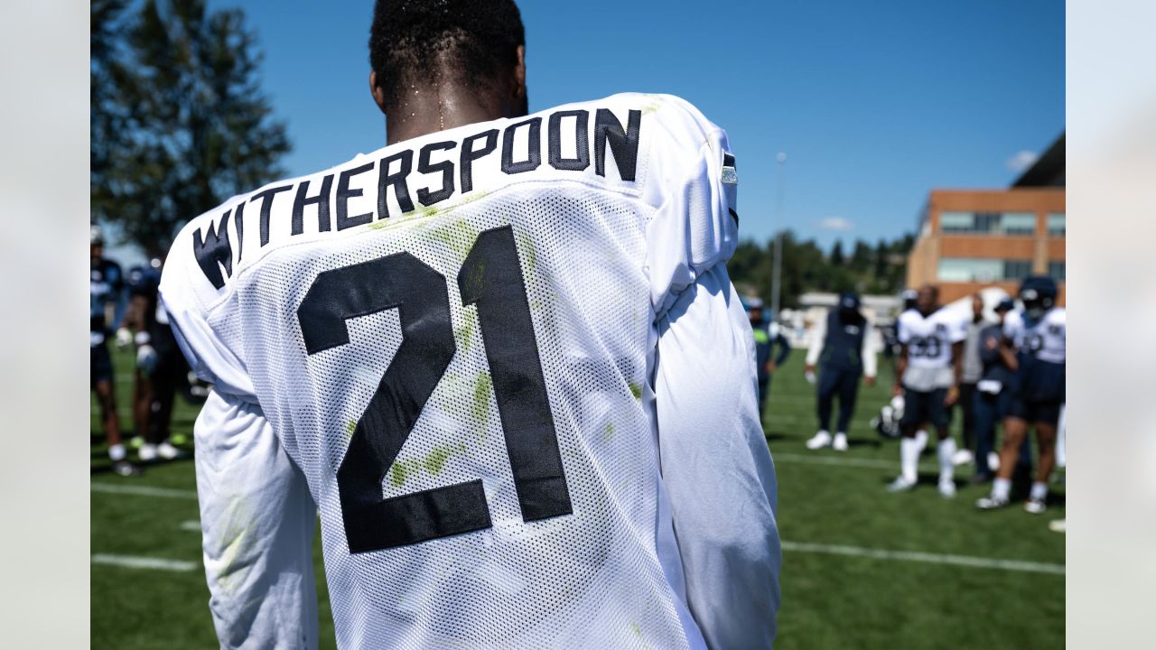 Seahawks name six players as team captains