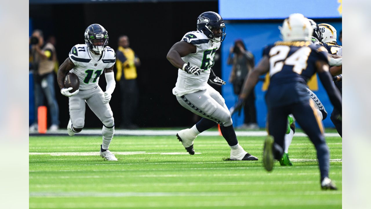 Seahawks vs. Chargers: Seattle leads NFC West after running over Chargers -  Field Gulls