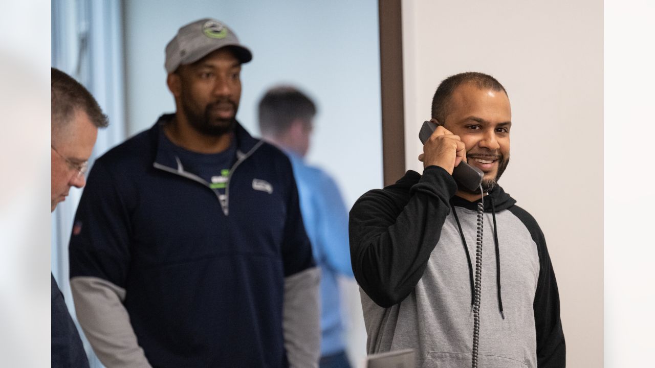 2022 NFL Draft Recap, Day 1: Seahawks take Charles Cross; two blockbuster  trades happen - Field Gulls