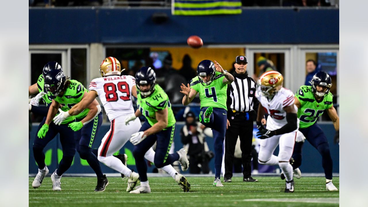 Lockett breaks bone in hand as Seahawks battered by Niners - The San Diego  Union-Tribune