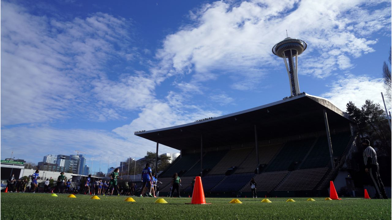 Thursday Round-Up: Behind The Scenes With Rookie Seahawks Dancer Geena