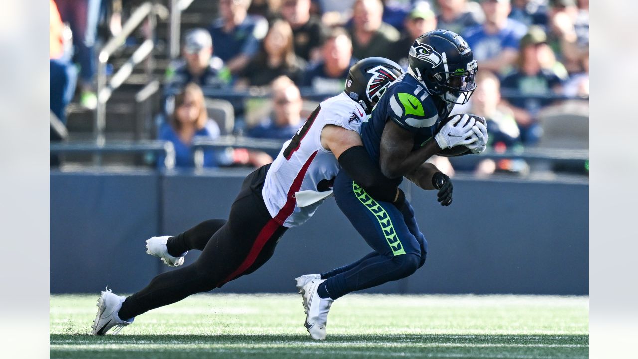 Seahawks survive Falcons 26-24 after uncharacteristic defensive