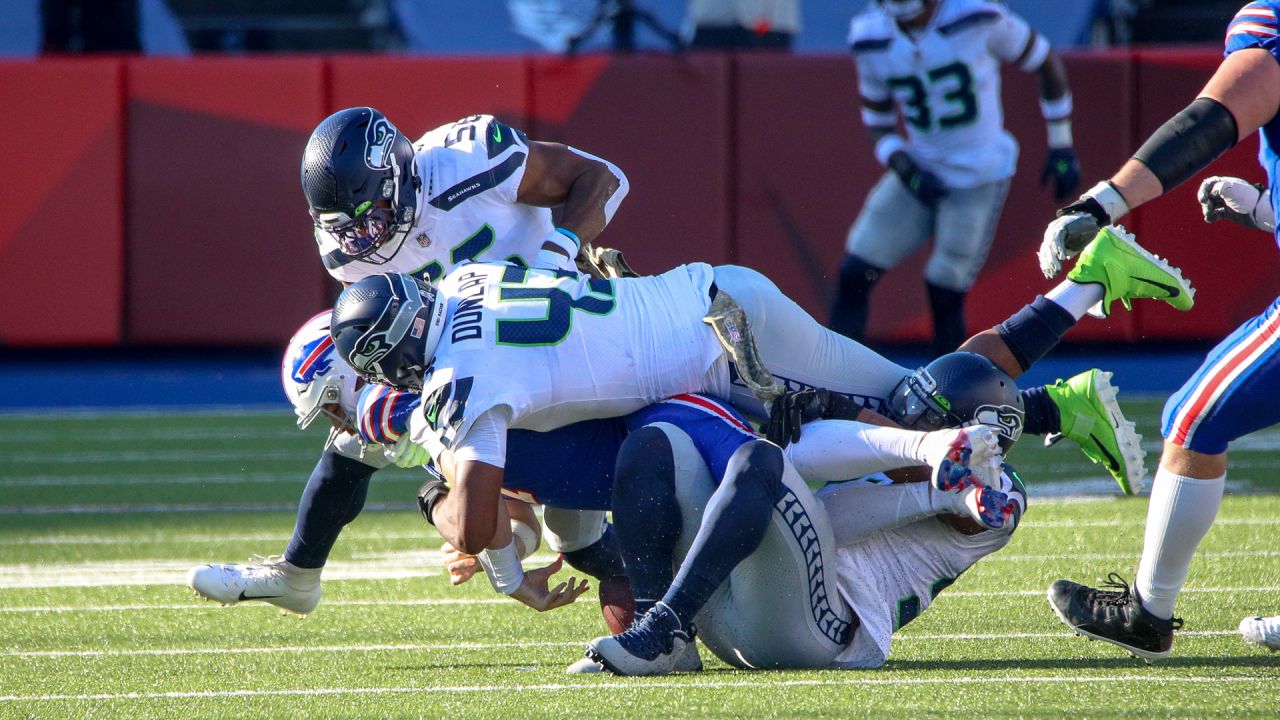 Seahawks' defense goes bust in 44-34 loss to Bills - The San Diego