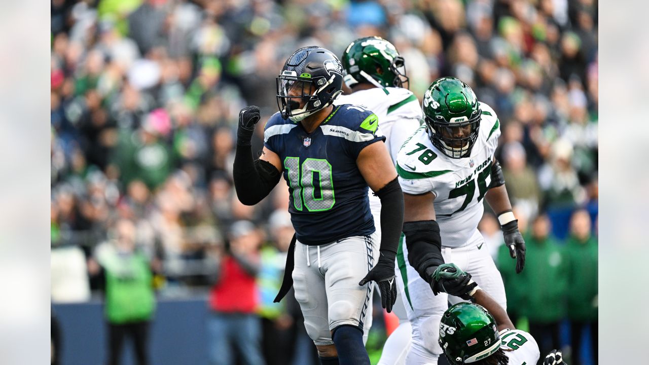 Injury Update: Seahawks Jordyn Brooks ruled out for rest of Week 17 - Field  Gulls