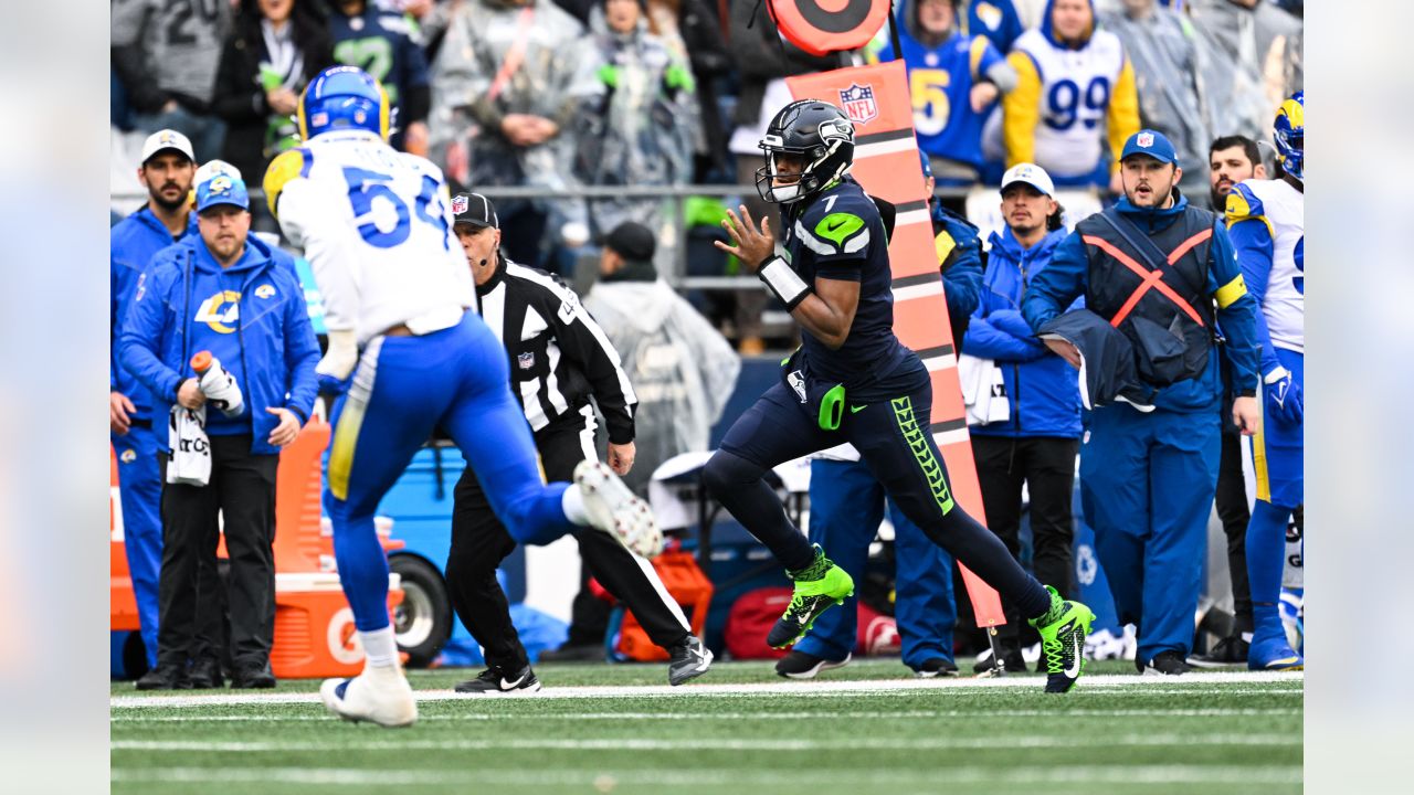 Seahawks win dramatic 19-16 overtime game over Rams, clinch