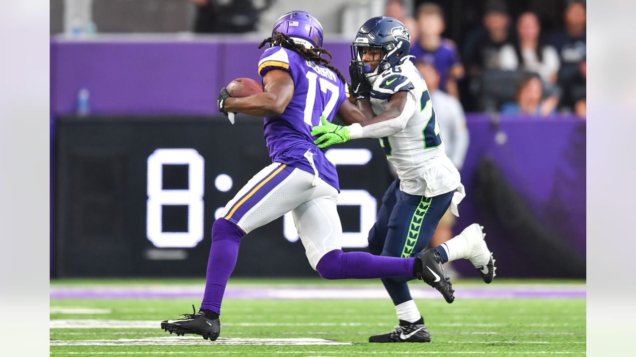 No winners to praise from the Seahawks' 30-17 loss to the Vikings - Field  Gulls