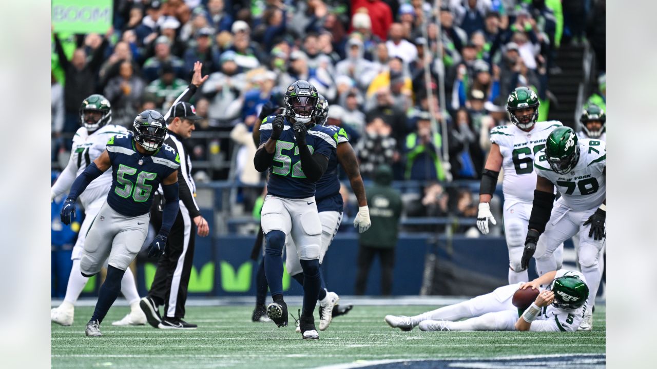 Seattle Seahawks OL Phil Haynes Injured vs. New York Giants: Tracker -  Sports Illustrated Seattle Seahawks News, Analysis and More