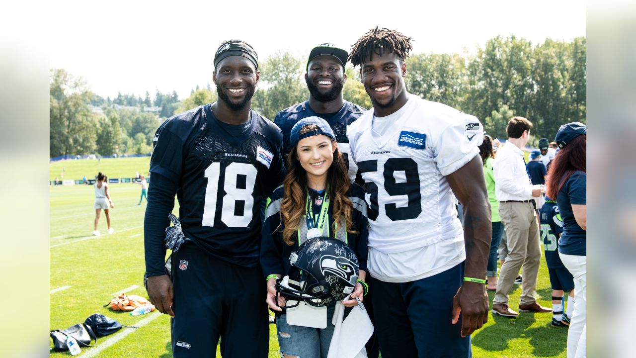 DVIDS - Images - Seahawks player aims to inspire JBLM youth [Image 1 of 4]