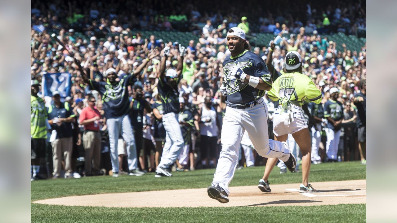 Seahawks players, Seattle sports stars highlight celebrity softball game -  Field Gulls