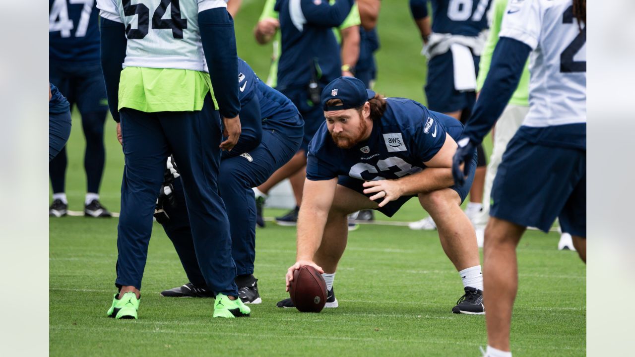 Zach Banner, Devin Bush make appearance on field during Steelers' OTA  session