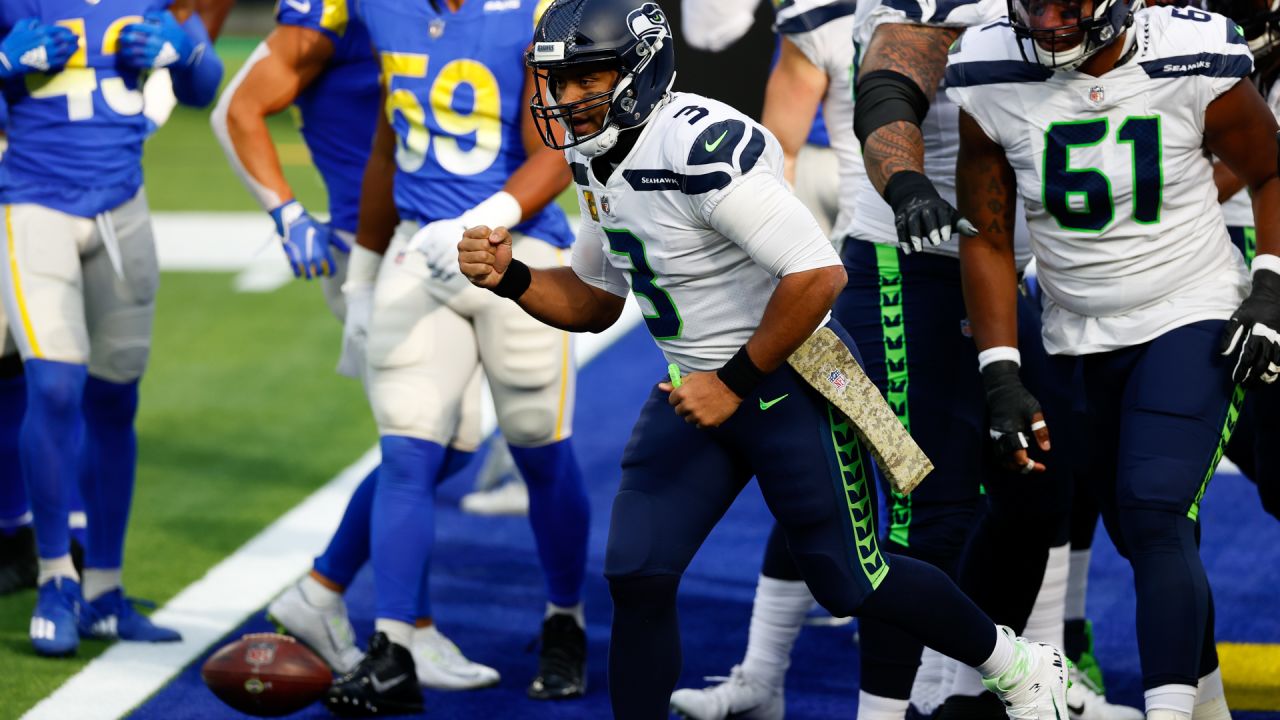 Seattle, WA, USA. 3rd Oct, 2019. Seattle Seahawks cornerback Neiko Thorpe  (23) carries the ''12'' flag before a game between the Los Angeles Rams and  Seattle Seahawks at CenturyLink Field in Seattle