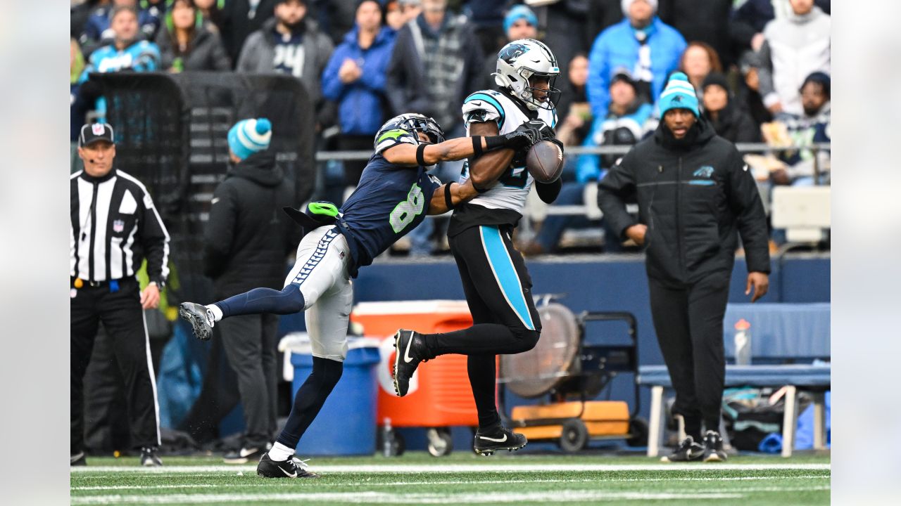 Seahawks lose 24-30 after defense struggles against the Panthers